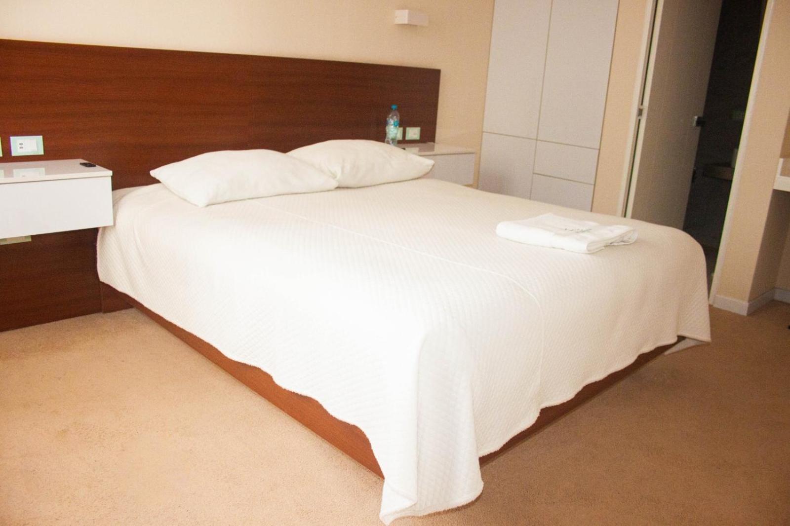 Hotel Don Bartolo Espinar Kültér fotó